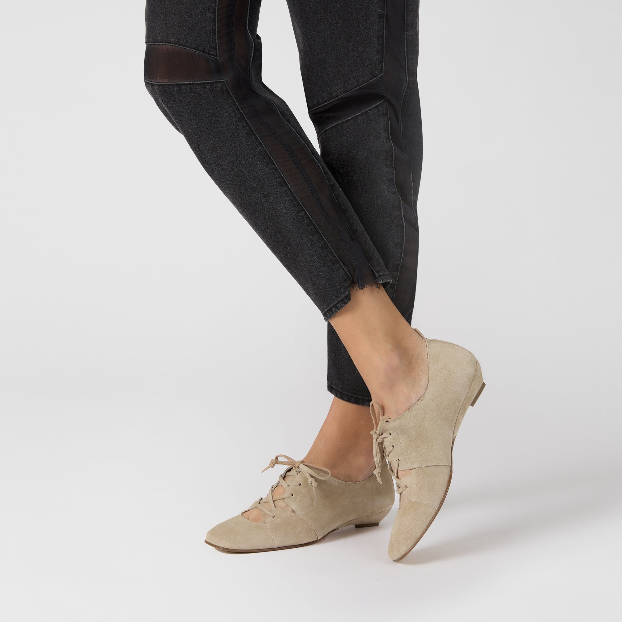 Lace-Up Low Heel Camoscio Vintage