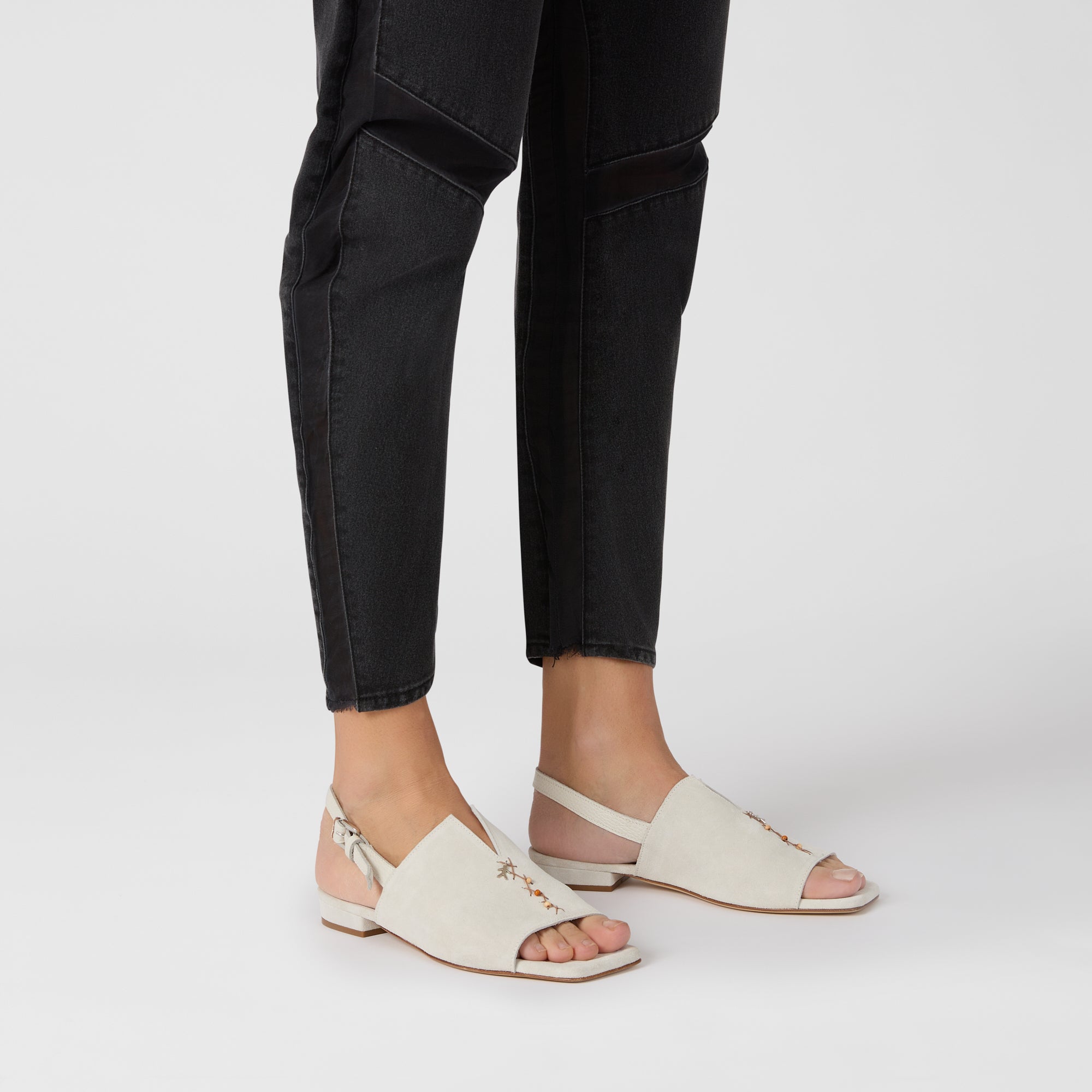 Embroidered Sandal Camoscio Vintage