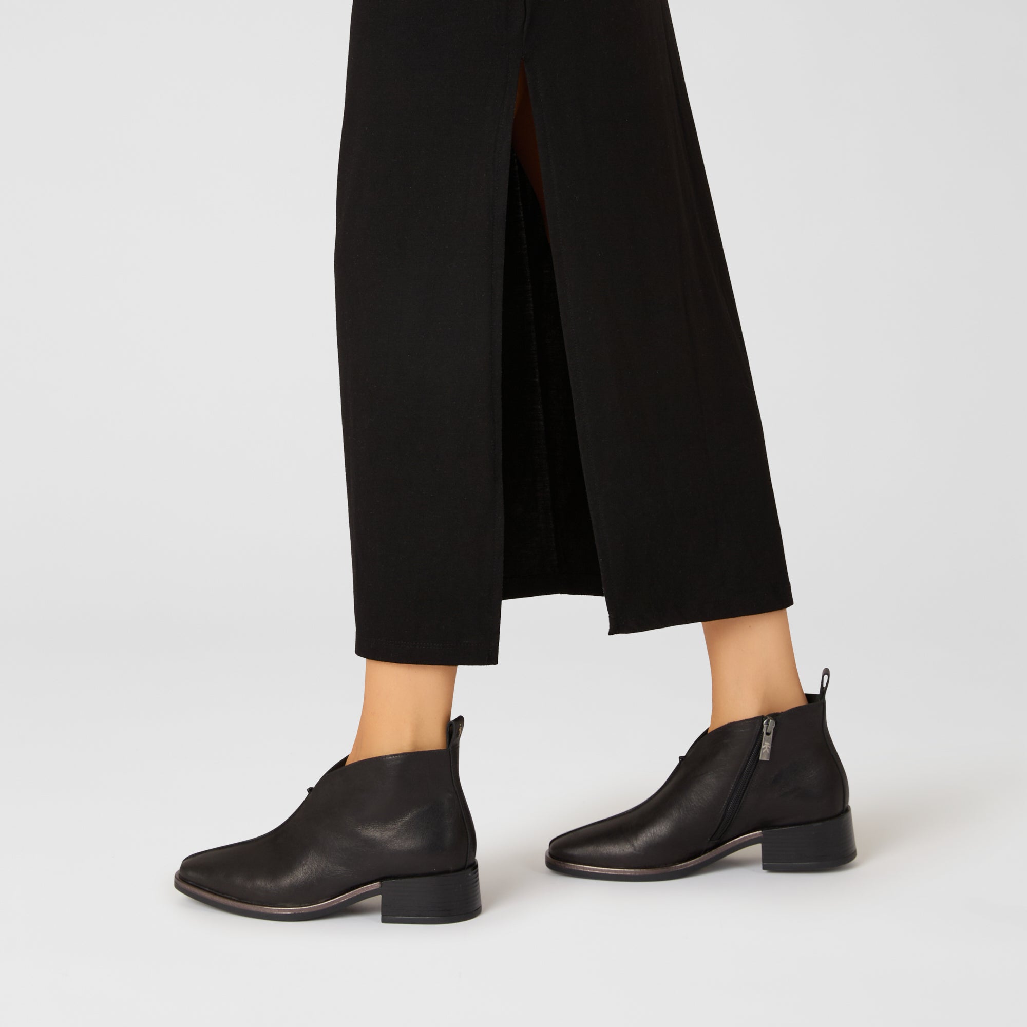York V-Cut Ankle Boot