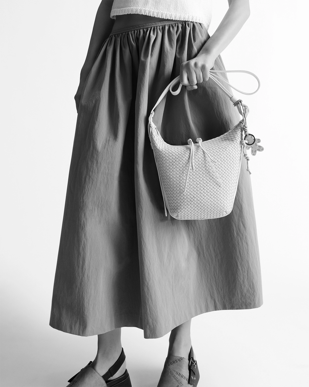 Ilenia Woven Bucket Bag